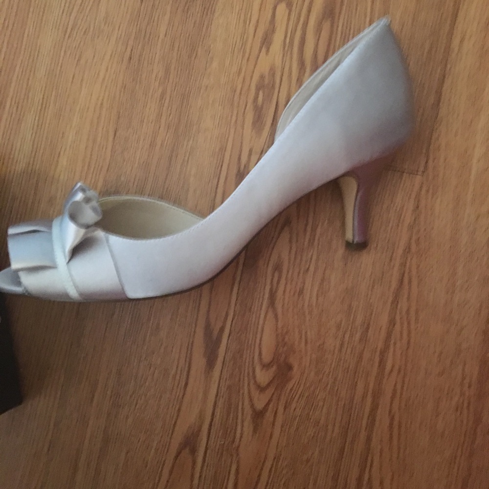 Silver Formal Open Toed Shoes - Picture 2 of 4